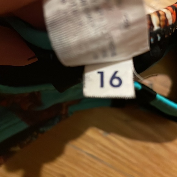 AguaClara 2 piece bikini size 16 - Picture 8 of 8